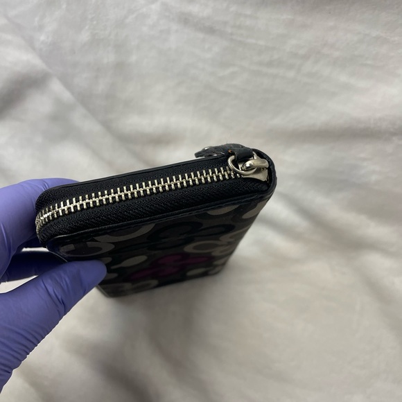 Coach Wallet nylon, EUC - Picture 10 of 13